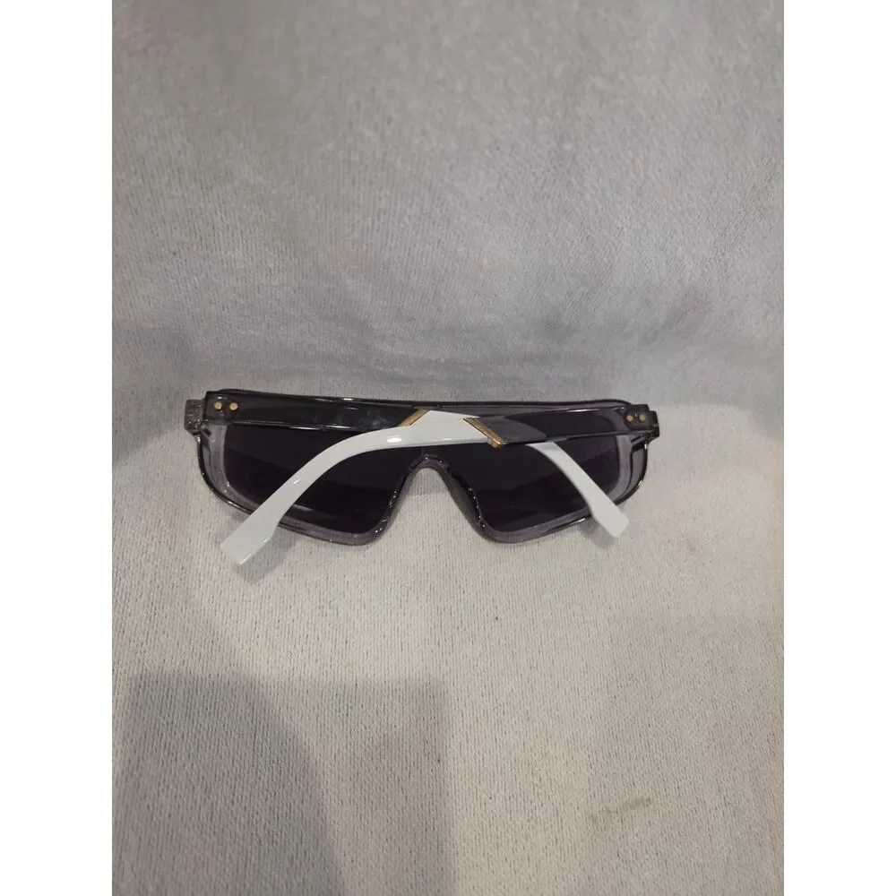 no brand y2k transparent